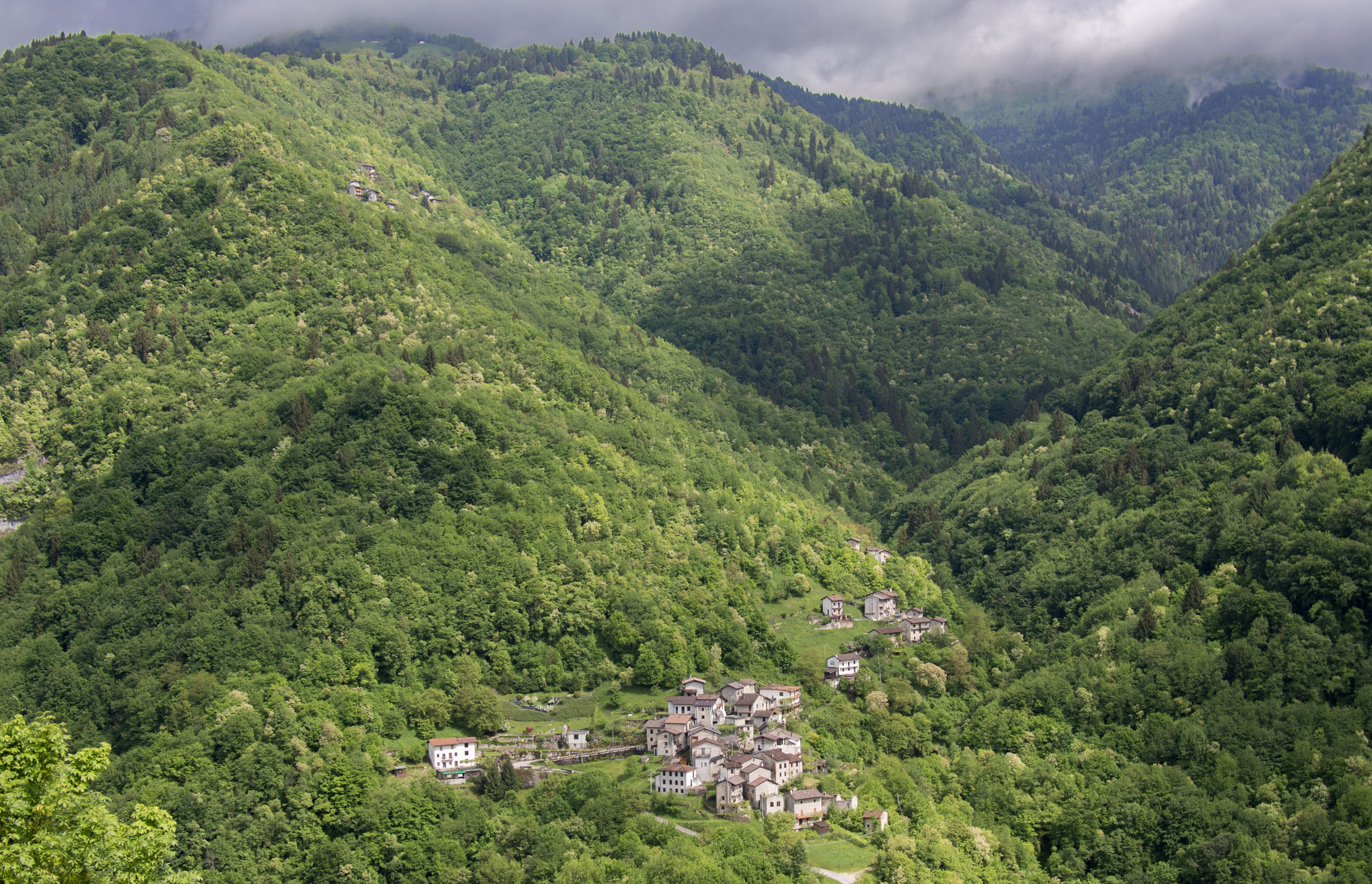 View of Corlo from the path between Incino and Prai