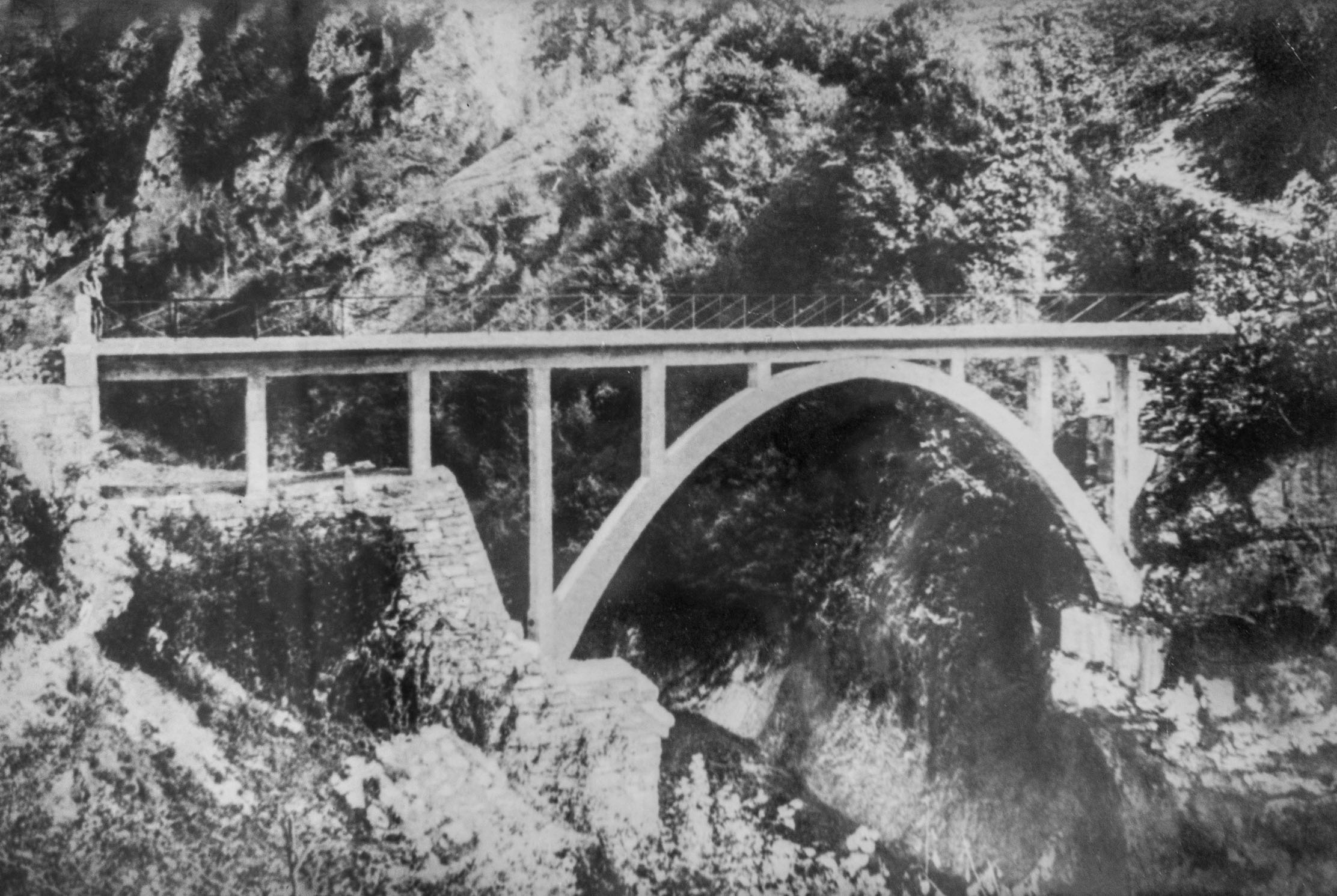 Pria Bridge, concrete with single arch, between Incino and Corlo, which was later submerged by Lake Corlo after the Corlo Dam was built