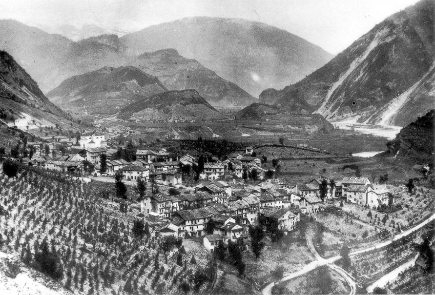 View of the village of Rocca before Lake Corlo was built